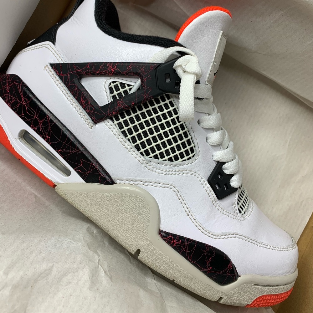 SOLD!!!! JORDAN 4 CRIMSON